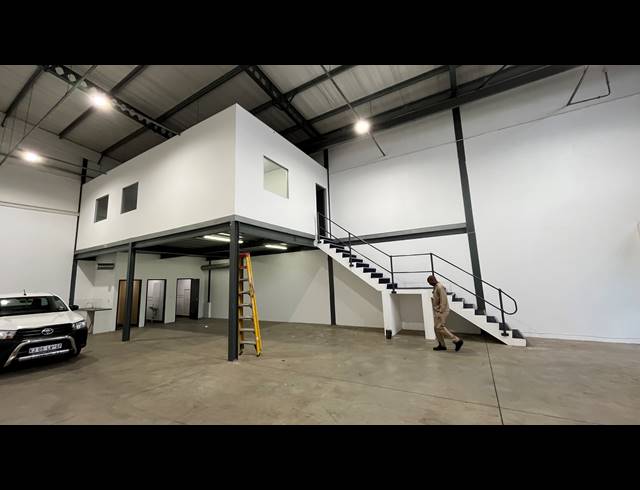 246M² WAREHOUSE TO LET IN MEADOWDALE